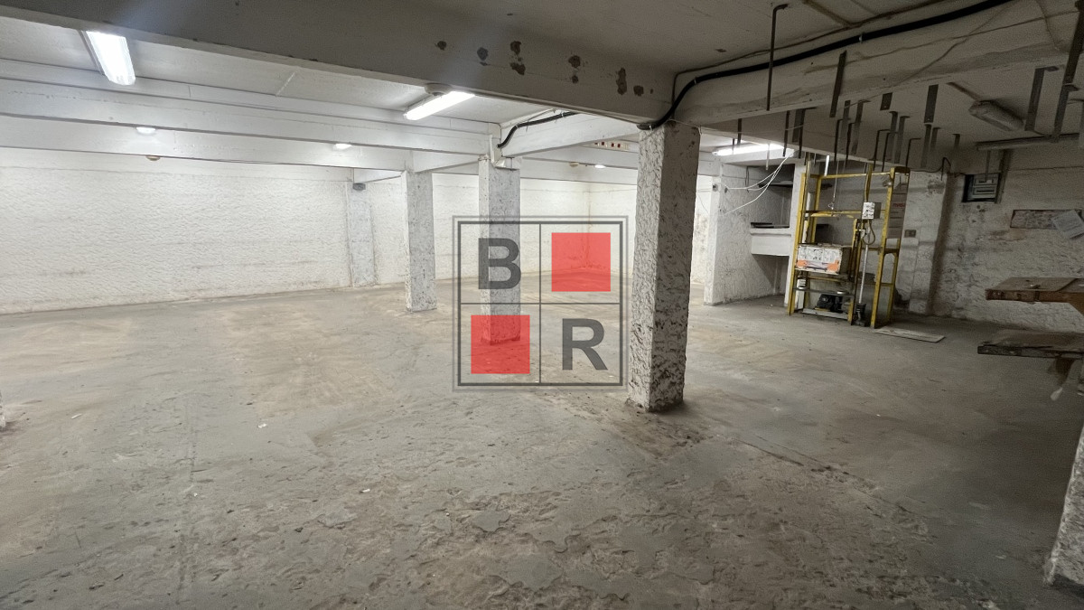 Local Comercial ID.1034 - LOCAL VENTA Parada 5 frente a ANCAP y a metros de Punta Shopping