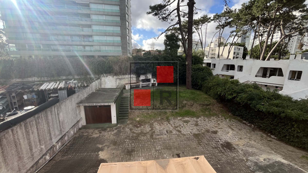 Local Comercial ID.1034 - LOCAL VENTA Parada 5 frente a ANCAP y a metros de Punta Shopping