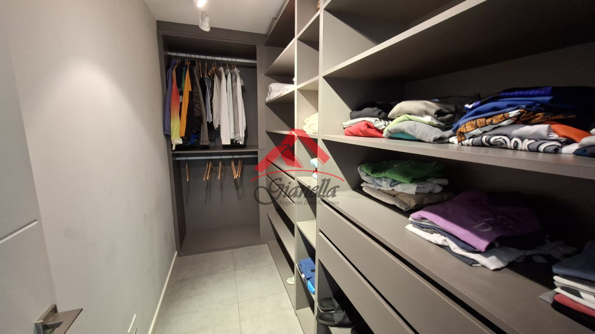 Apartamento ID.2164 - Excepcional plata en primera linea mansa 