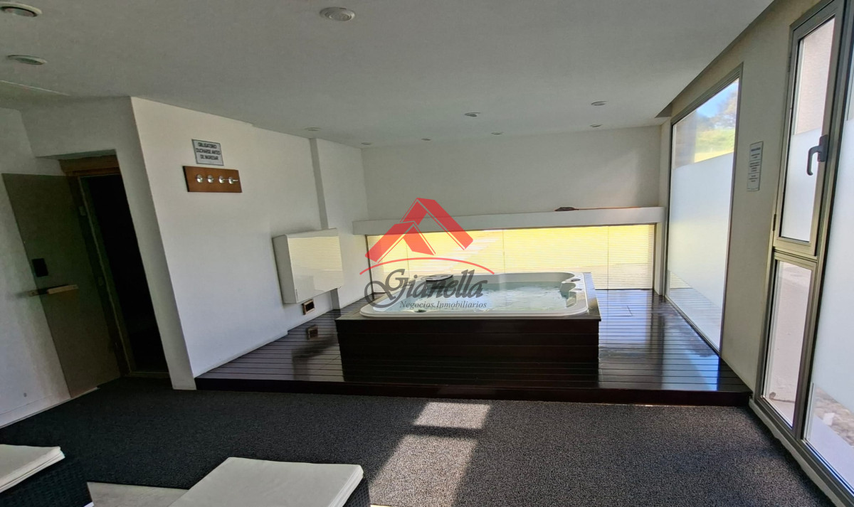 Apartamento ID.2164 - Excepcional plata en primera linea mansa 