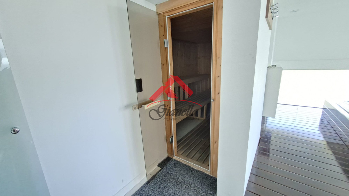 Apartamento ID.2164 - Excepcional plata en primera linea mansa 