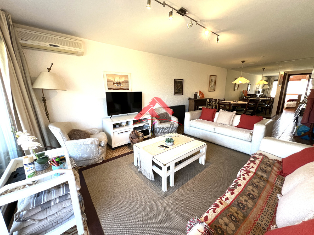 Apartamento ID.2151 - apartamento en venta en playa mansa, dos dormitorios dos baños