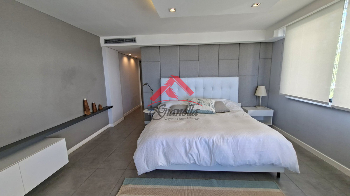 Apartamento ID.2164 - Excepcional plata en primera linea mansa 