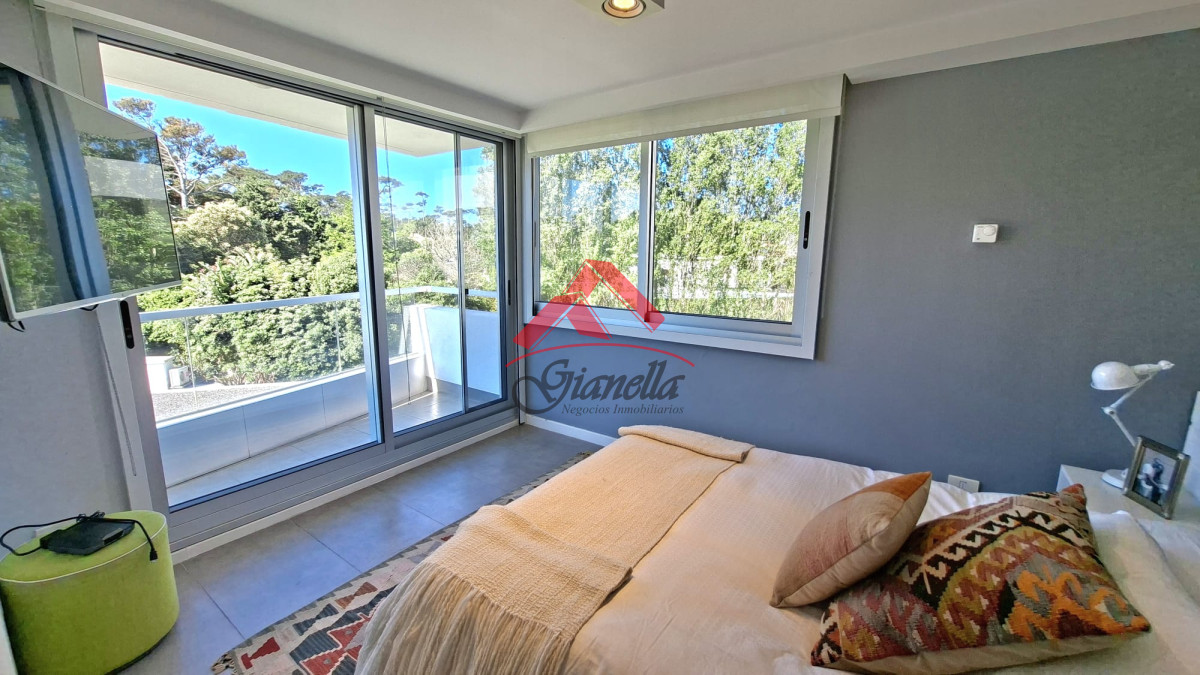 Apartamento ID.2164 - Excepcional plata en primera linea mansa 