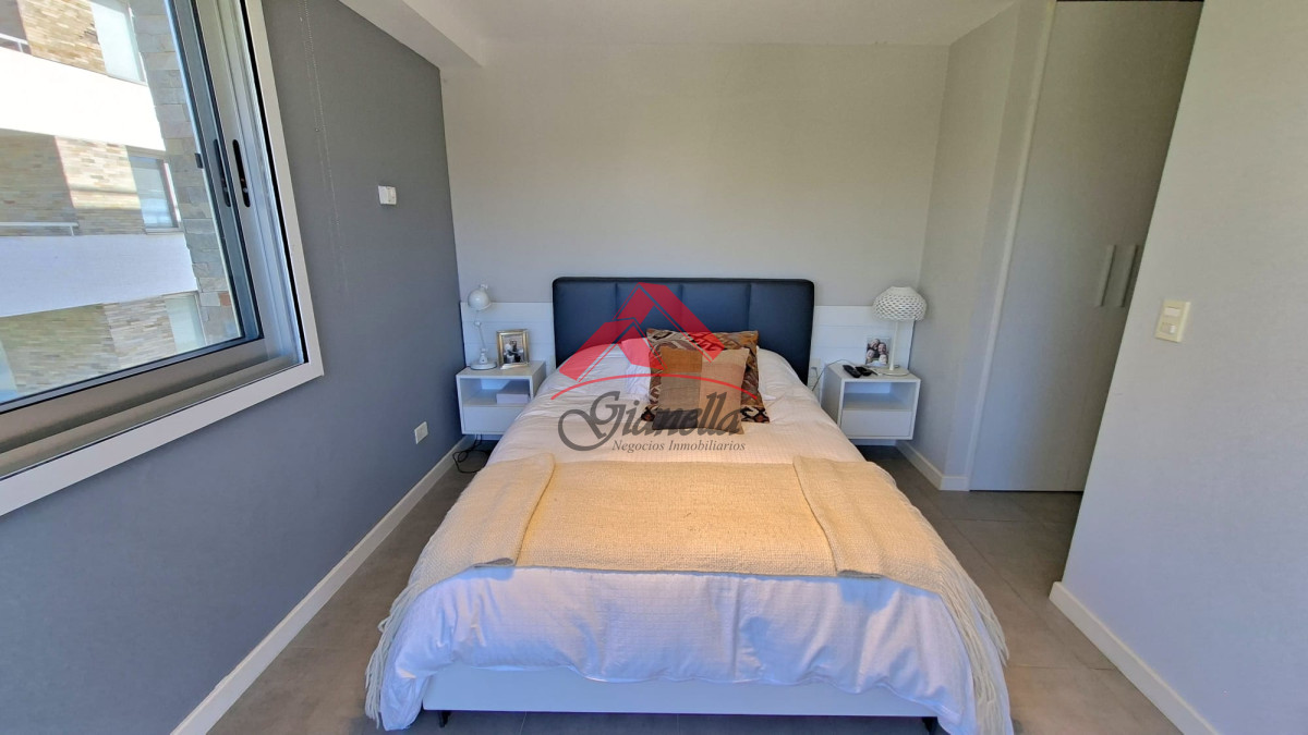 Apartamento ID.2164 - Excepcional plata en primera linea mansa 