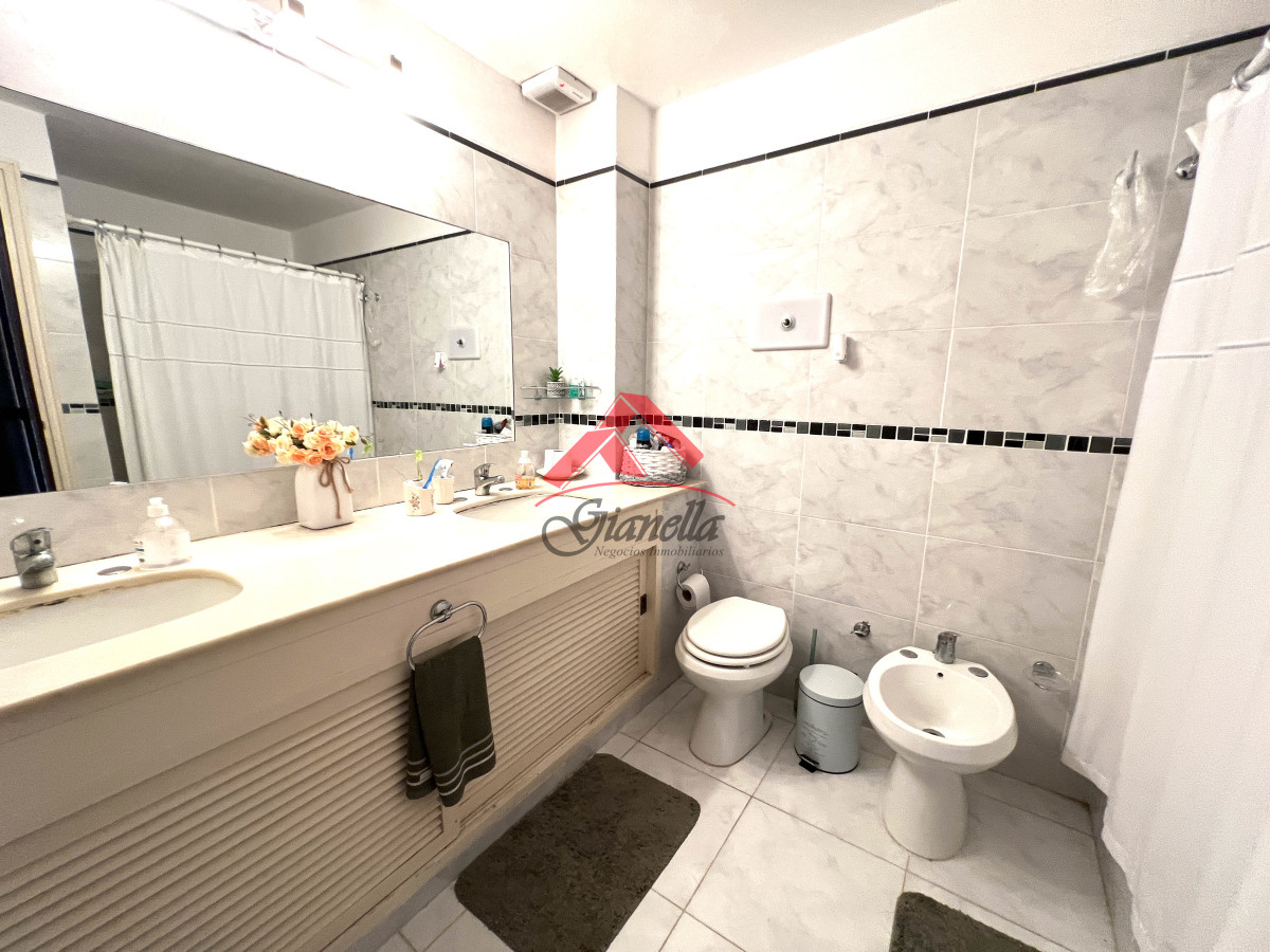 Apartamento ID.2151 - apartamento en venta en playa mansa, dos dormitorios dos baños