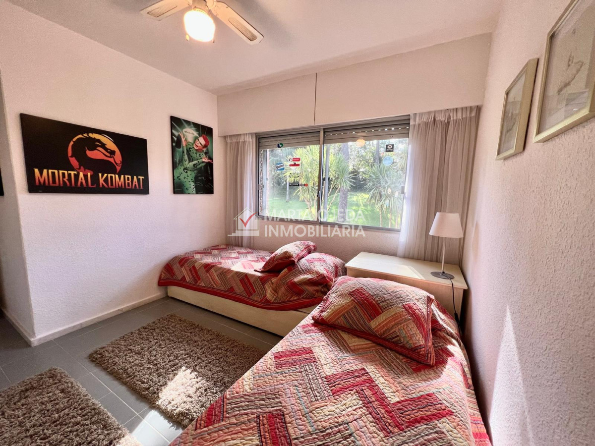 Apartamento ID.41114 - En venta, playa mansa, zona parada 16, de 3 dormitorios, con parrillero.