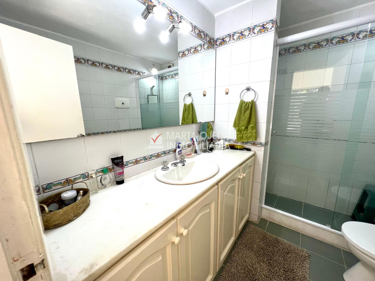 Apartamento ID.41114 - En venta, playa mansa, zona parada 16, de 3 dormitorios, con parrillero.