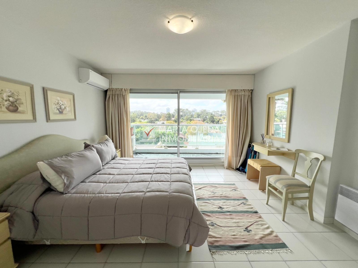Apartamento ID.40965 - Mansa, edificio con servicios. Parada 8.