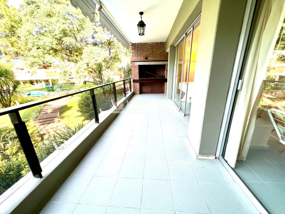 Apartamento ID.41114 - En venta, playa mansa, zona parada 16, de 3 dormitorios, con parrillero.