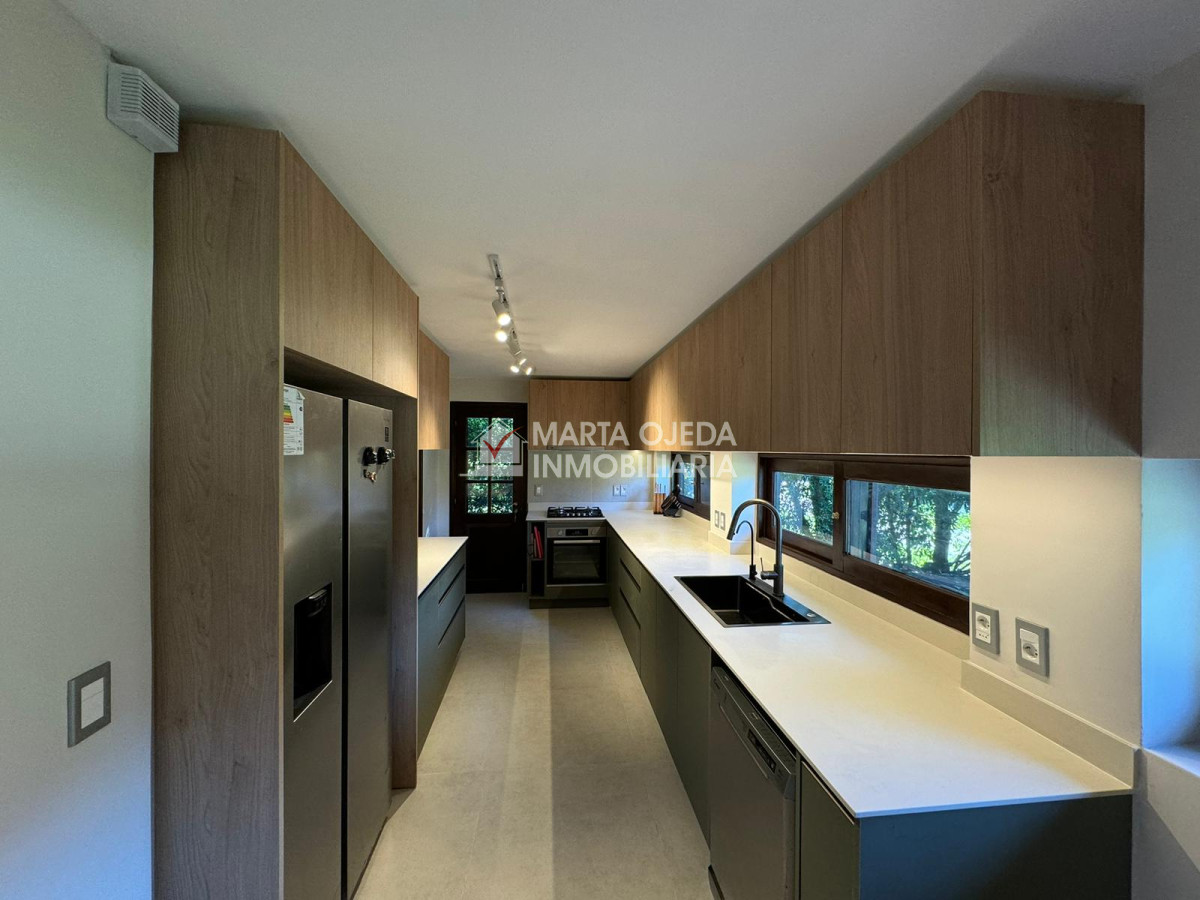 Casa ID.40944 - LUGANO 5 DORMITORIOS 4 BAÑOS