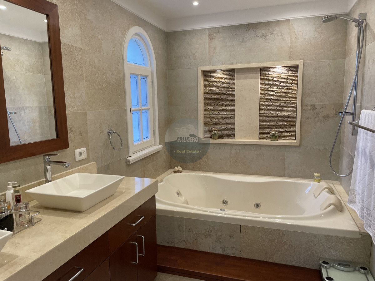Casa ID.6567 - CASA EN VENTA EN LUGANO 3 DORMITORIOS