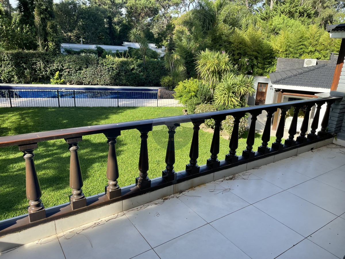 Casa ID.6567 - CASA EN VENTA EN LUGANO 3 DORMITORIOS