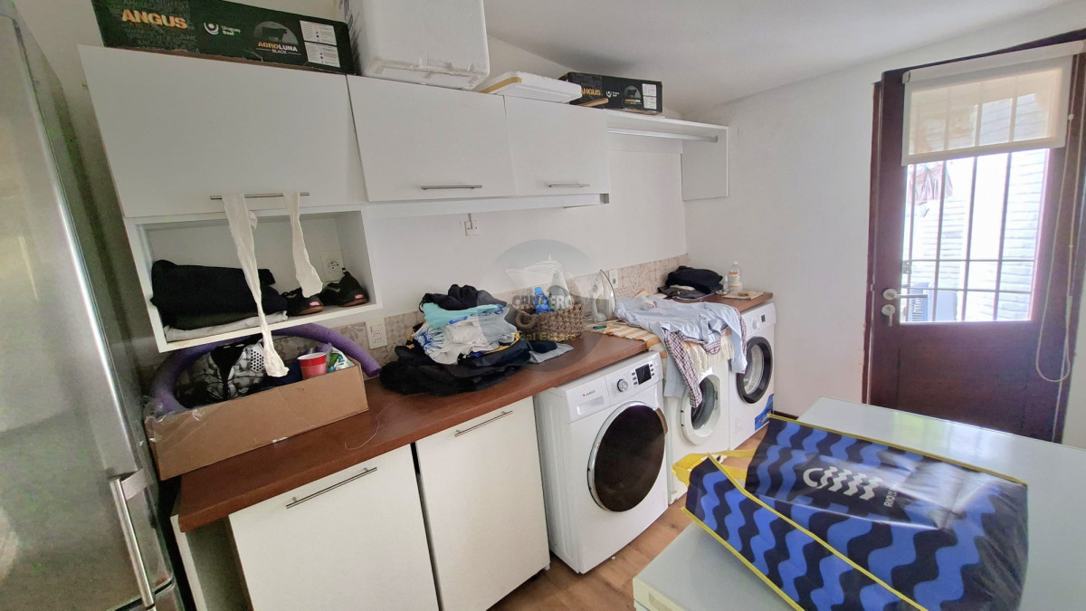 Casa ID.6566 - CASA EN VENTA EN LUGANO DE 8 DORMITORIOS