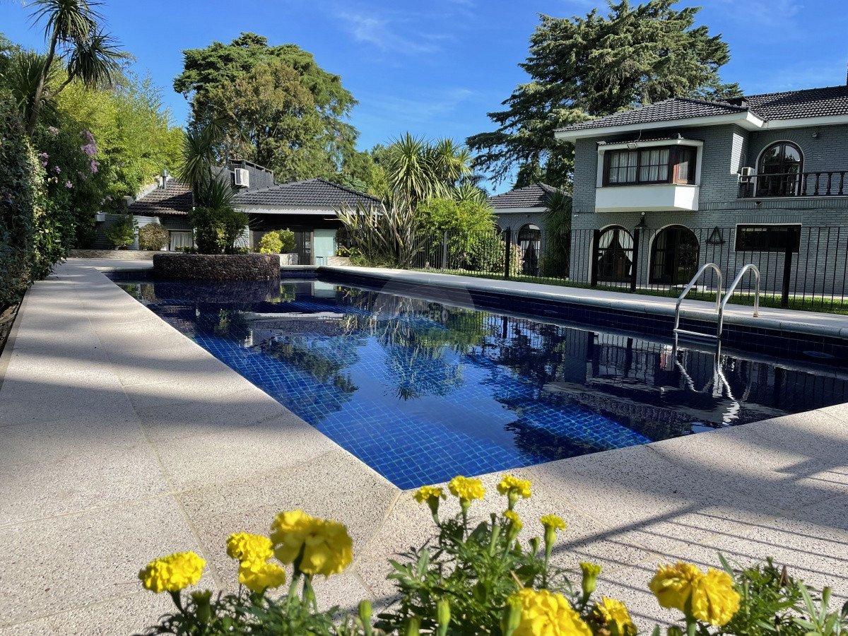 Casa ID.6567 - CASA EN VENTA EN LUGANO 3 DORMITORIOS