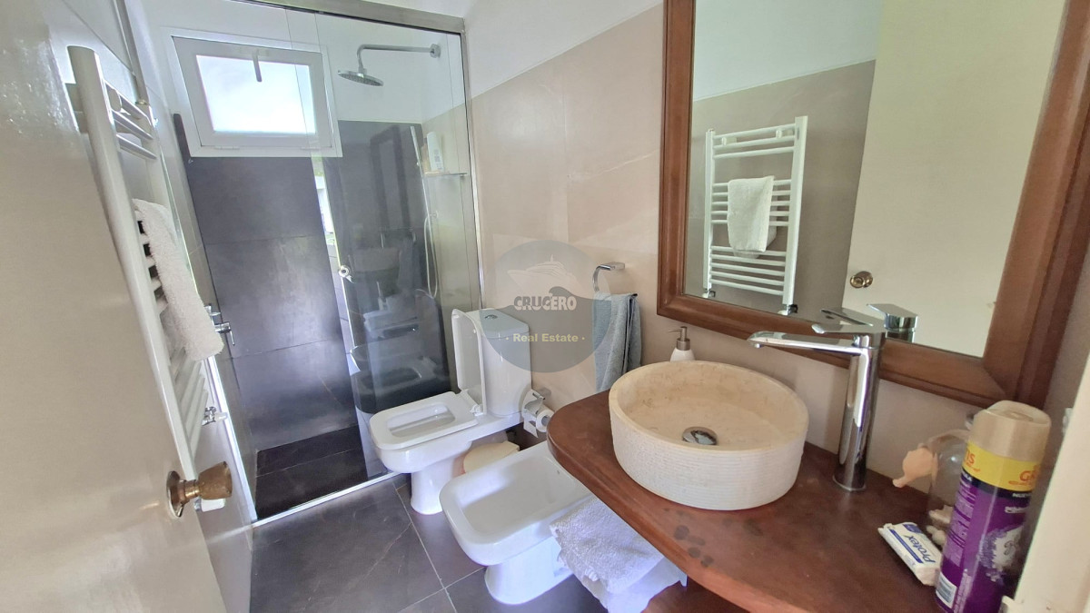 Casa ID.6566 - CASA EN VENTA EN LUGANO DE 8 DORMITORIOS