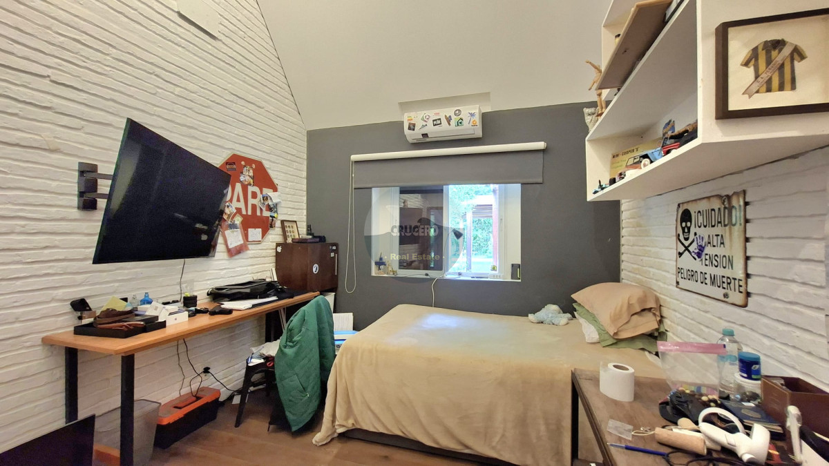 Casa ID.6566 - CASA EN VENTA EN LUGANO DE 8 DORMITORIOS