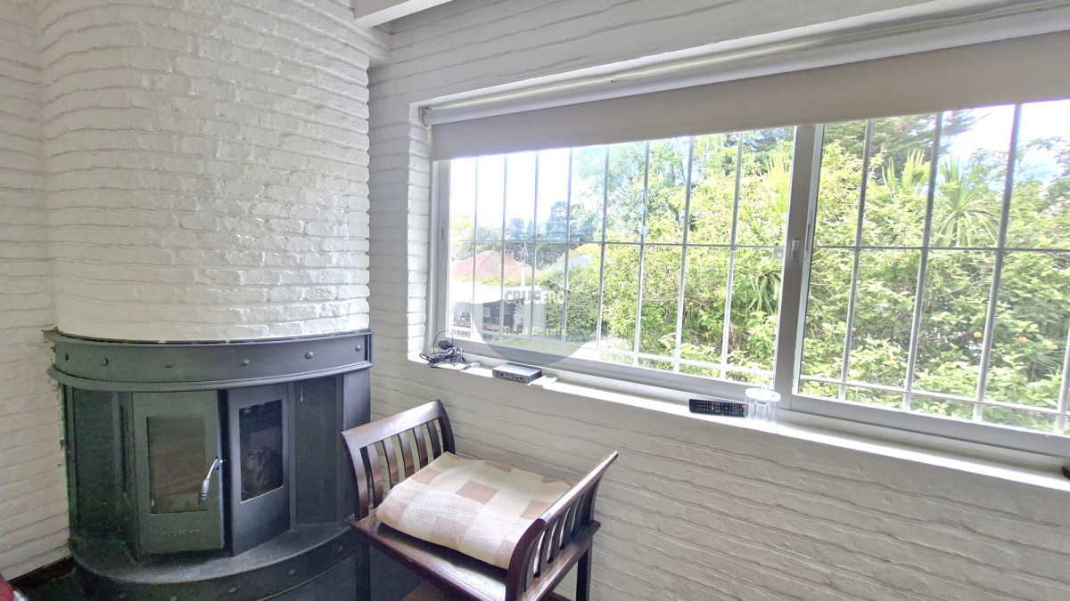 Casa ID.6566 - CASA EN VENTA EN LUGANO DE 8 DORMITORIOS