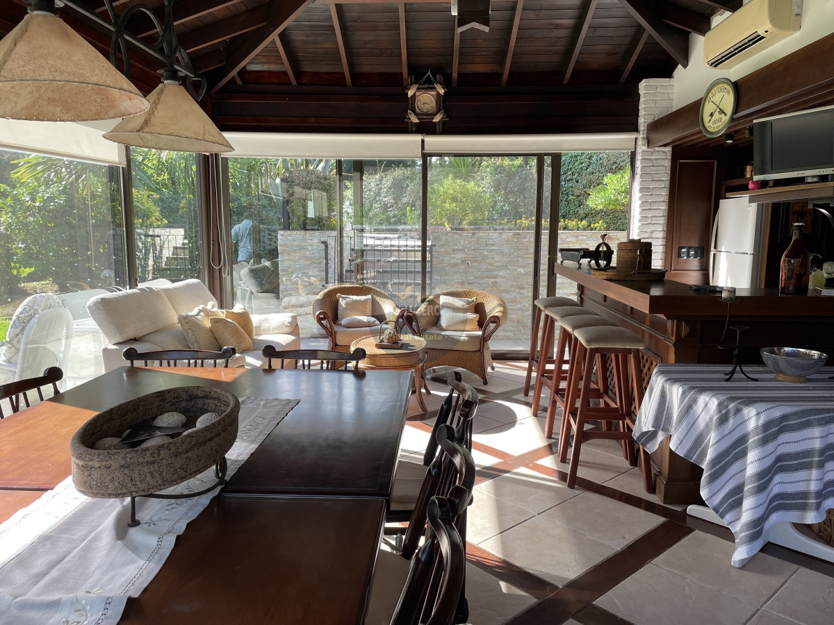 Casa ID.6567 - CASA EN VENTA EN LUGANO 3 DORMITORIOS