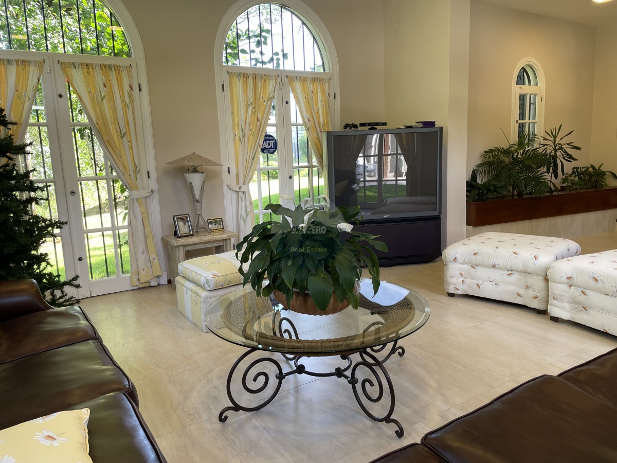Casa ID.6567 - CASA EN VENTA EN LUGANO 3 DORMITORIOS