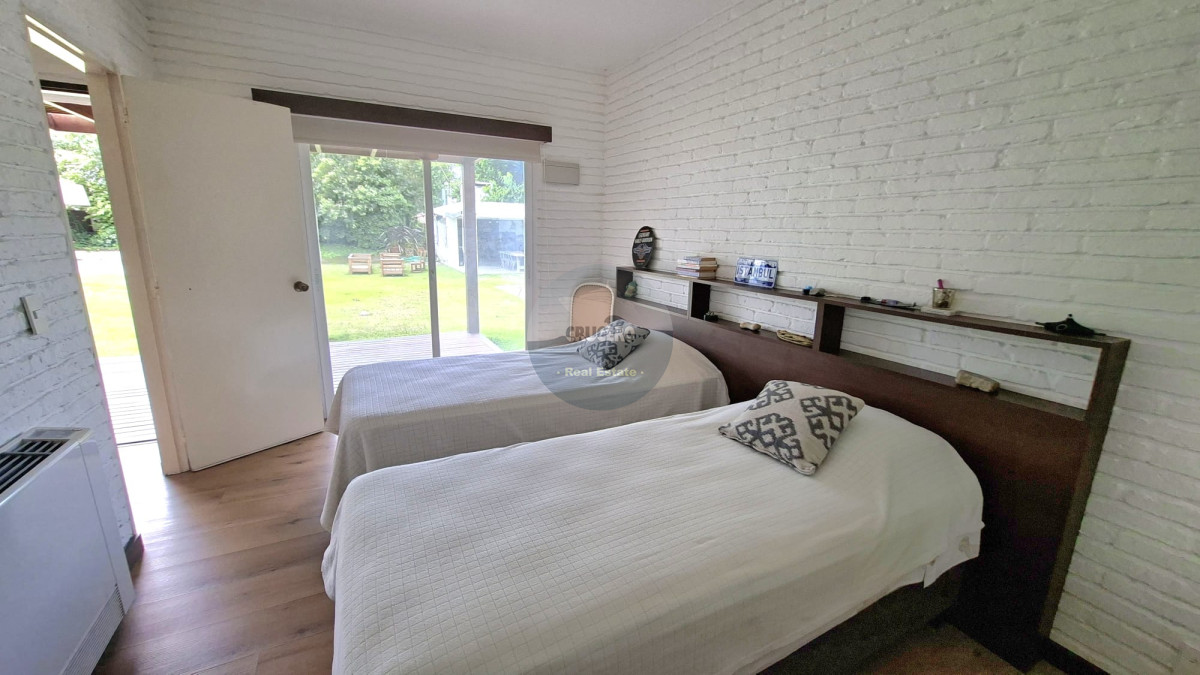 Casa ID.6566 - CASA EN VENTA EN LUGANO DE 8 DORMITORIOS