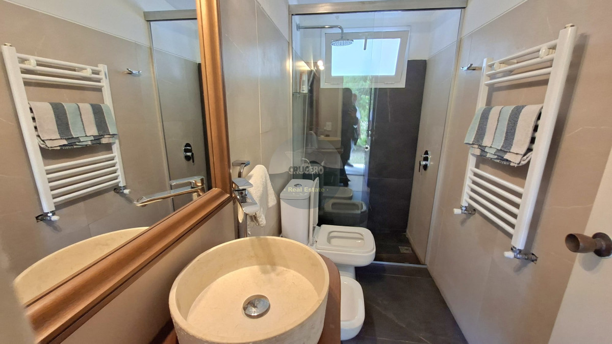 Casa ID.6566 - CASA EN VENTA EN LUGANO DE 8 DORMITORIOS
