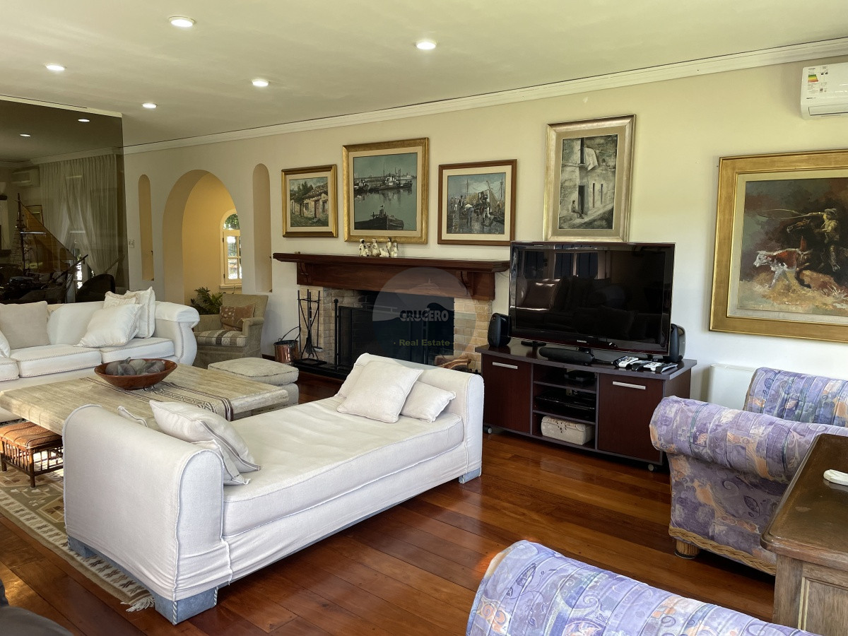 Casa ID.6567 - CASA EN VENTA EN LUGANO 3 DORMITORIOS