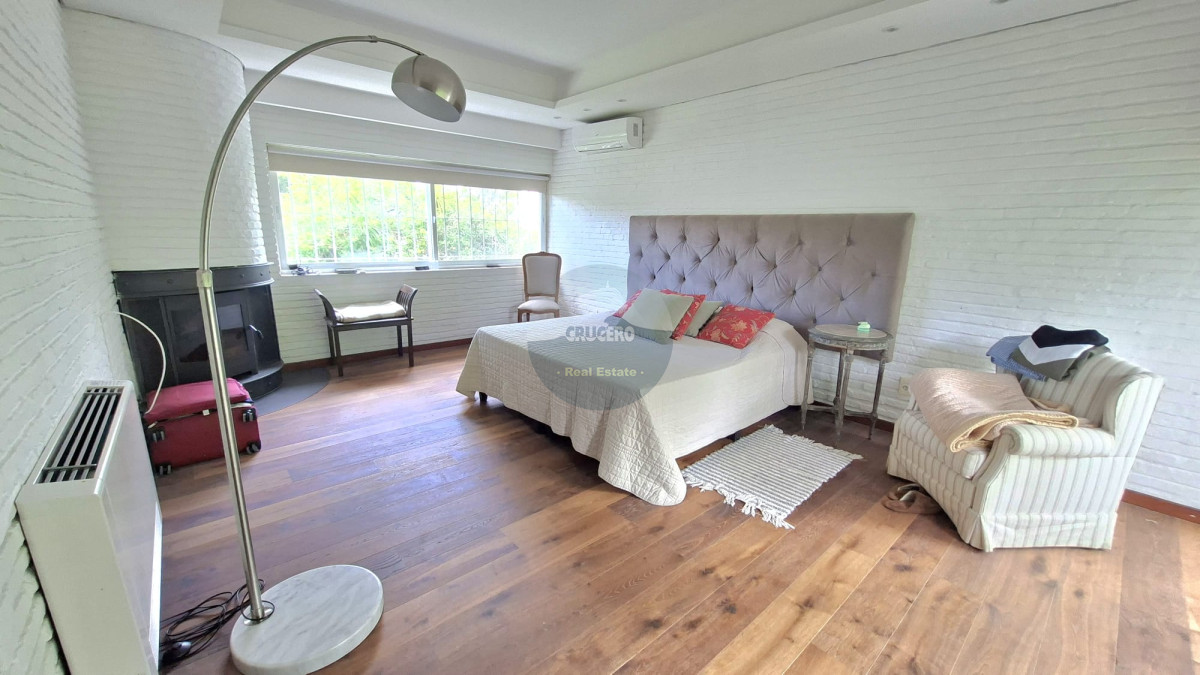 Casa ID.6566 - CASA EN VENTA EN LUGANO DE 8 DORMITORIOS