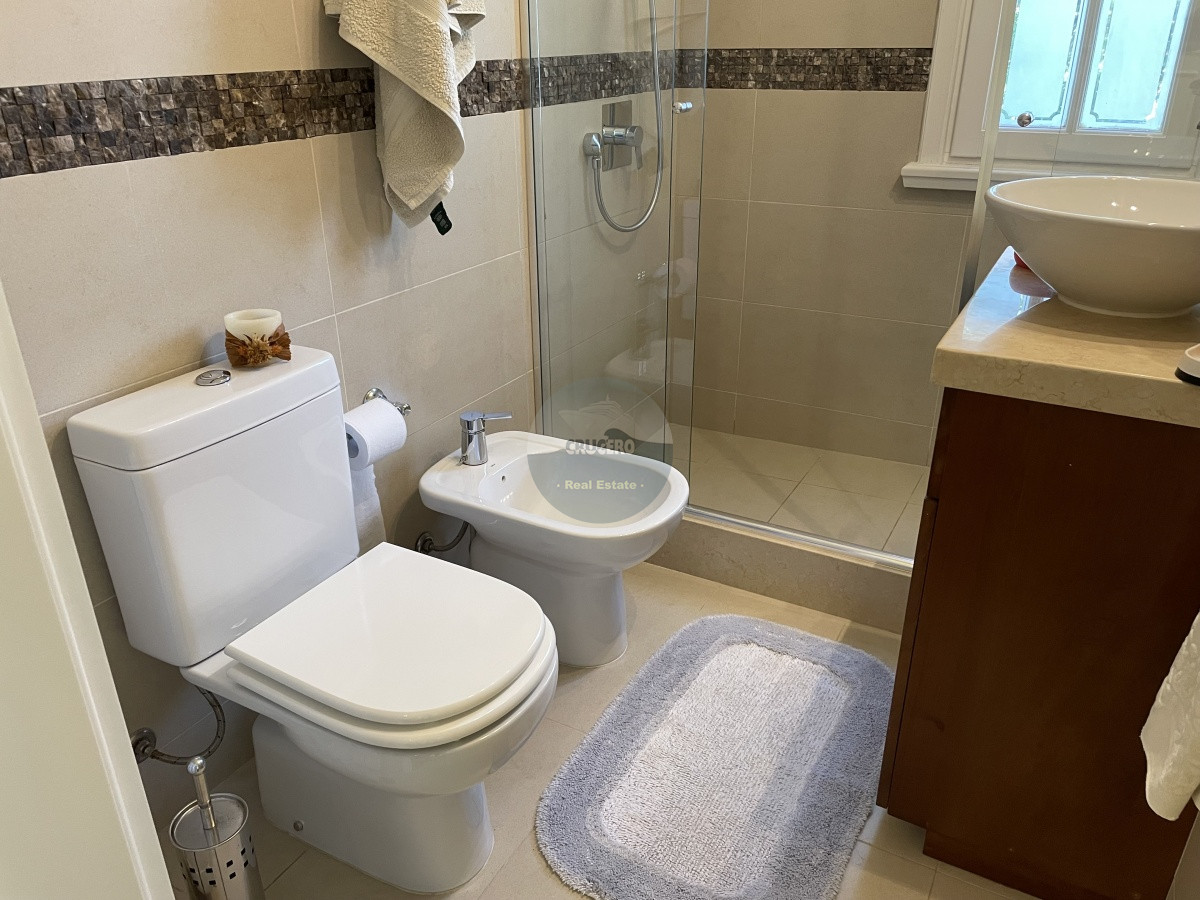 Casa ID.6567 - CASA EN VENTA EN LUGANO 3 DORMITORIOS