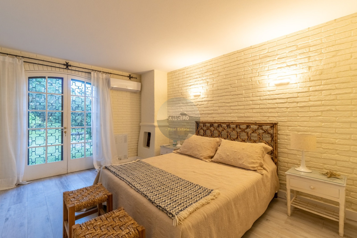 Casa ID.6565 - CASA EN VENTA DE 5 DORMITORIOS EN LUGANO
