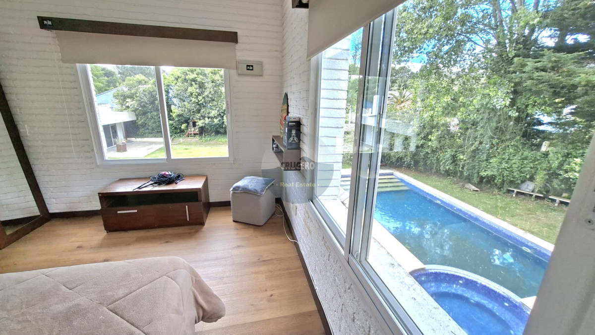 Casa ID.6566 - CASA EN VENTA EN LUGANO DE 8 DORMITORIOS
