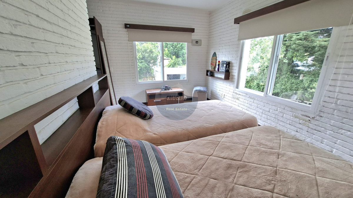 Casa ID.6566 - CASA EN VENTA EN LUGANO DE 8 DORMITORIOS