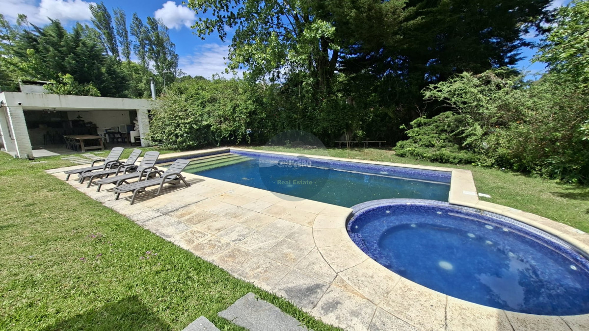 Casa ID.6566 - CASA EN VENTA EN LUGANO DE 8 DORMITORIOS