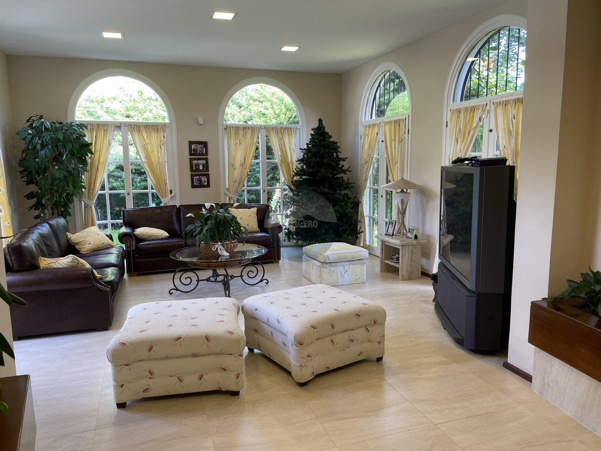 Casa ID.6567 - CASA EN VENTA EN LUGANO 3 DORMITORIOS