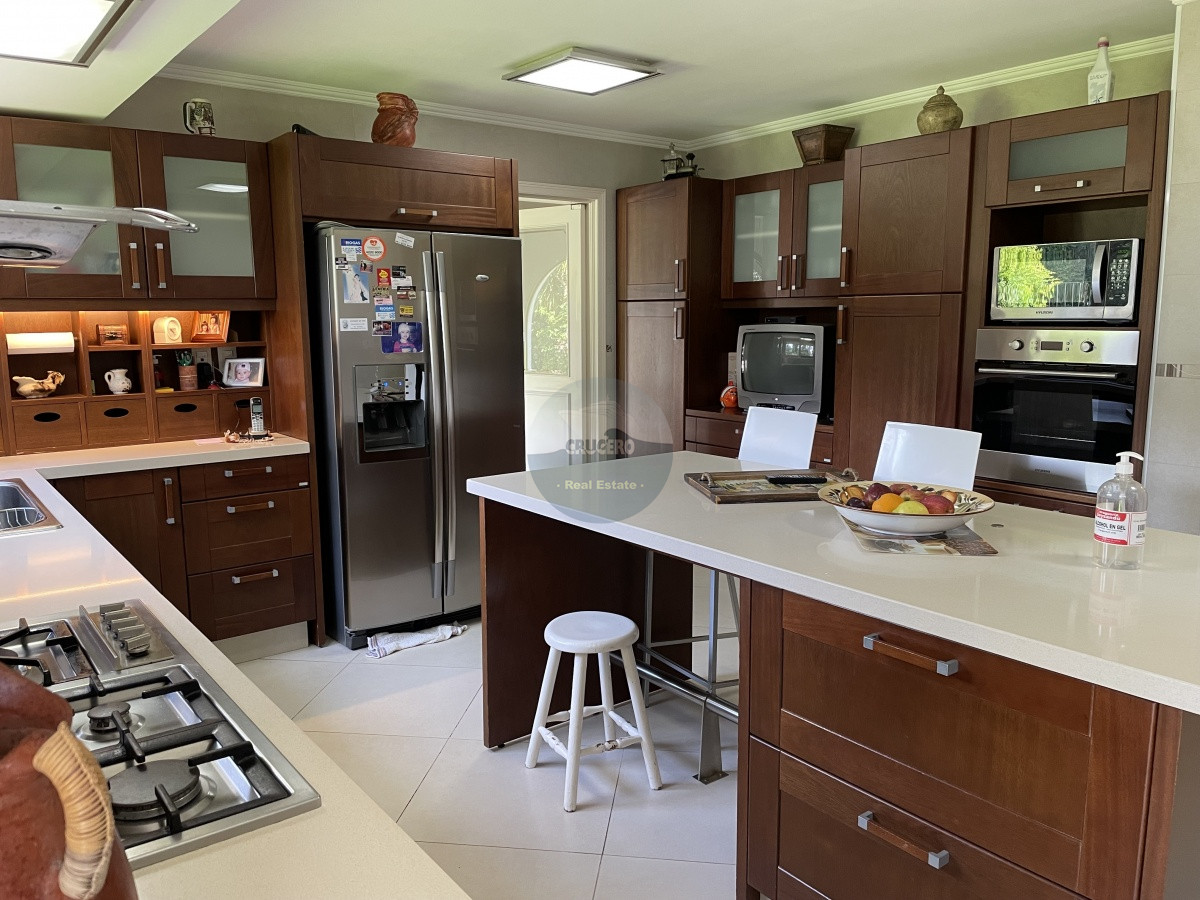 Casa ID.6567 - CASA EN VENTA EN LUGANO 3 DORMITORIOS