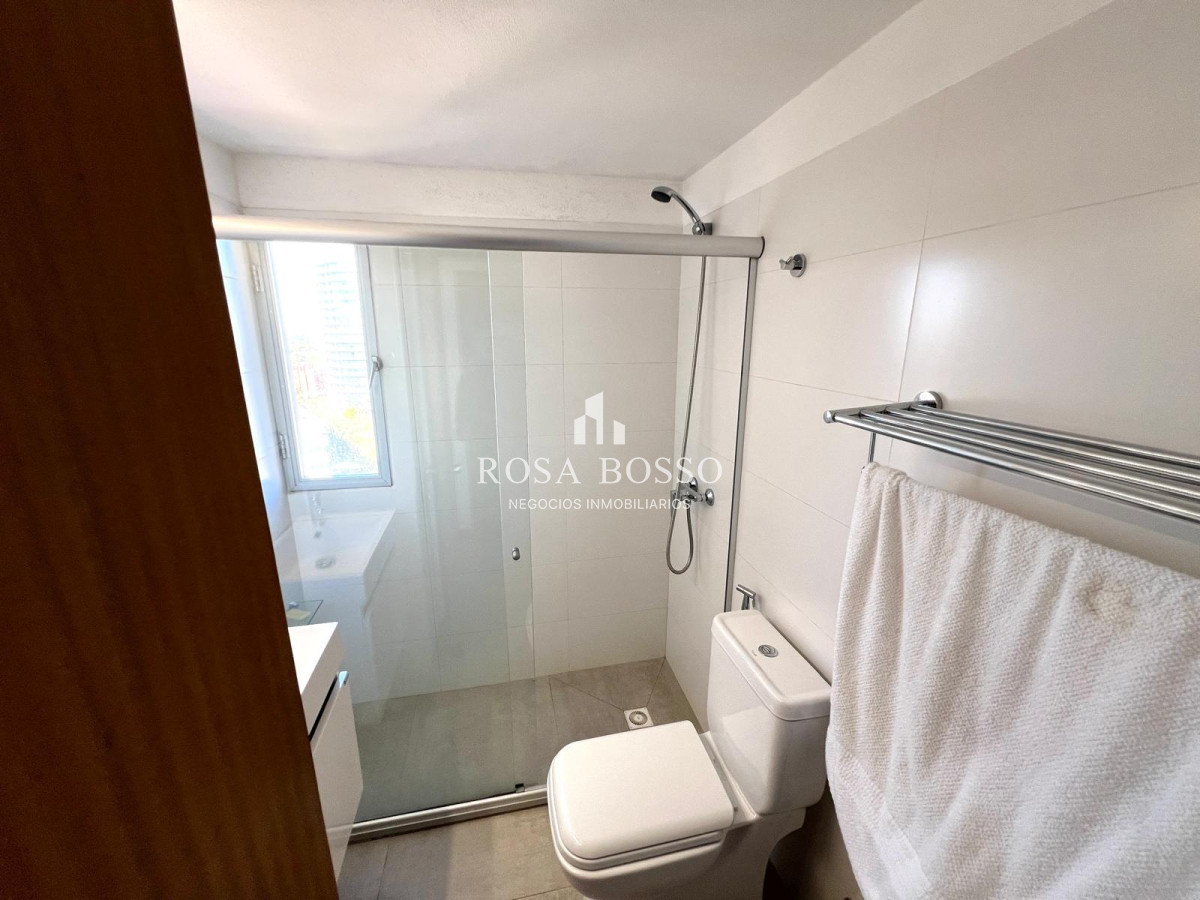 Apartamento ID.9751 - apartamento en venta zona shopping punta, 2 dormitorios y dependencia