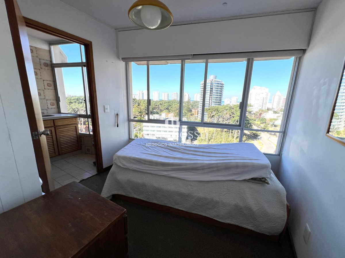 Apartamento ID.9751 - apartamento en venta zona shopping punta, 2 dormitorios y dependencia