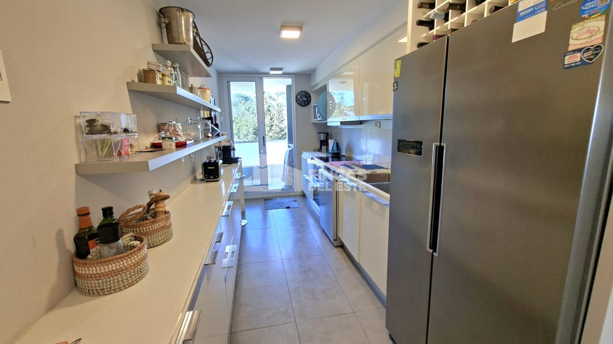 Apartamento ID.2559/Excepcional-plata-en-primera-linea-mansa- - Excepcional plata en primera linea mansa 