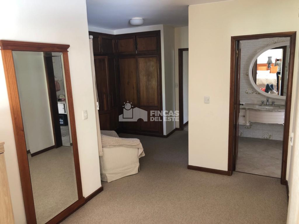 Casa ID.2497/Excelente-casa-de-5-dormitorios-en-lugano-PUNTA-DEL-ESTE - Excelente casa de 5 dormitorios en lugano PUNTA DEL ESTE