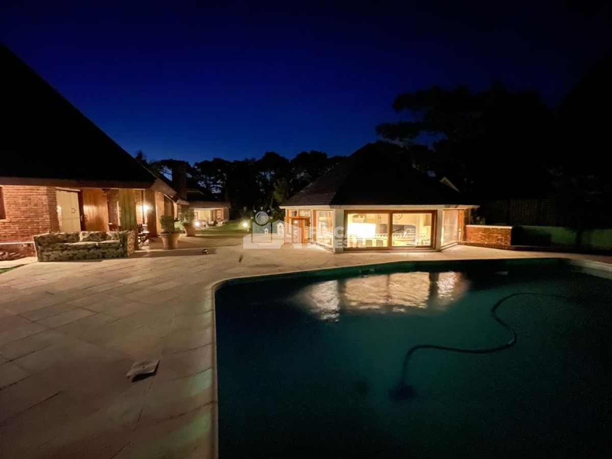 Casa ID.2497/Excelente-casa-de-5-dormitorios-en-lugano-PUNTA-DEL-ESTE - Excelente casa de 5 dormitorios en lugano PUNTA DEL ESTE