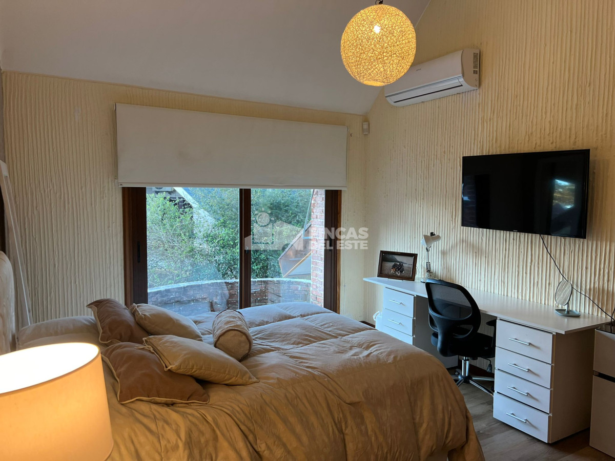 Casa ID.2497/Excelente-casa-de-5-dormitorios-en-lugano-PUNTA-DEL-ESTE - Excelente casa de 5 dormitorios en lugano PUNTA DEL ESTE