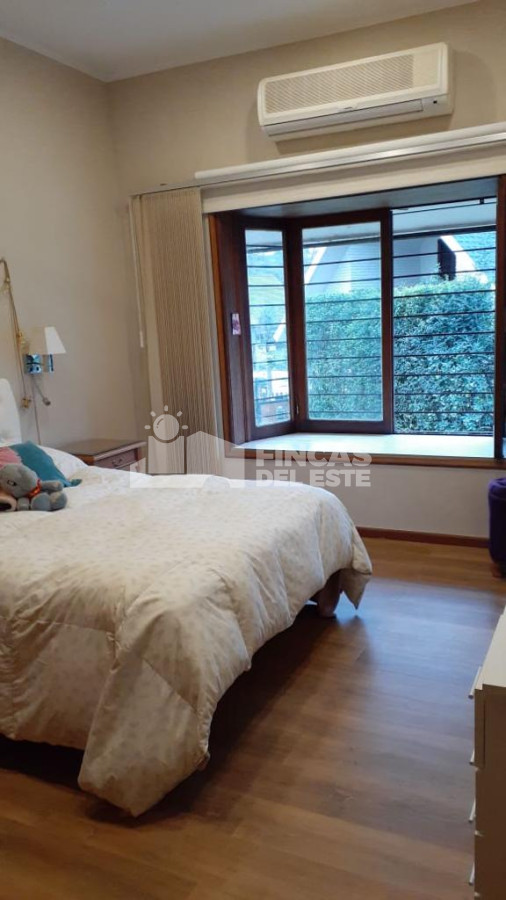 Casa ID.2497/Excelente-casa-de-5-dormitorios-en-lugano-PUNTA-DEL-ESTE - Excelente casa de 5 dormitorios en lugano PUNTA DEL ESTE