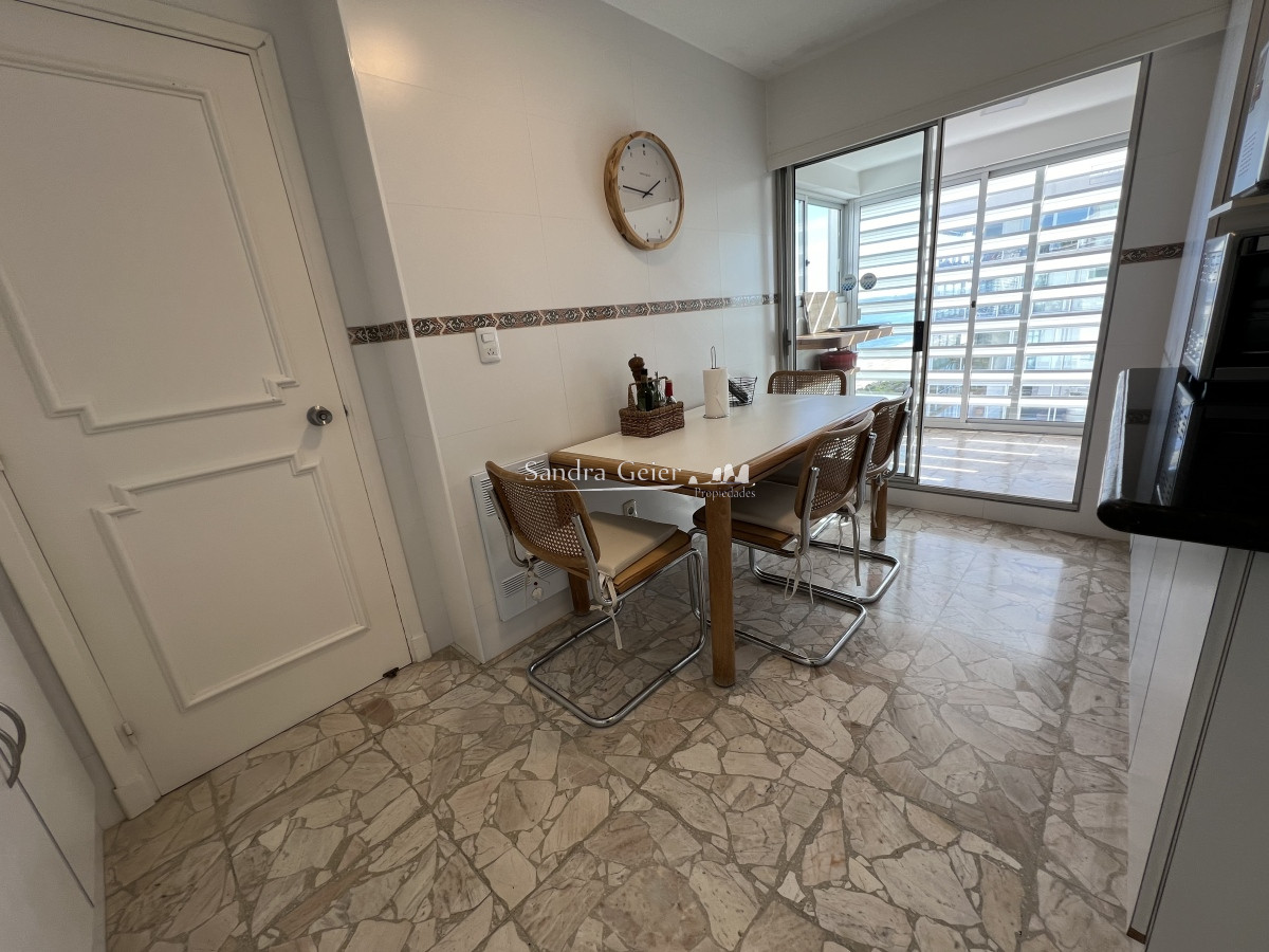Apartamento ID.2843 -  VENTA primera linea mansa I Marangatu
