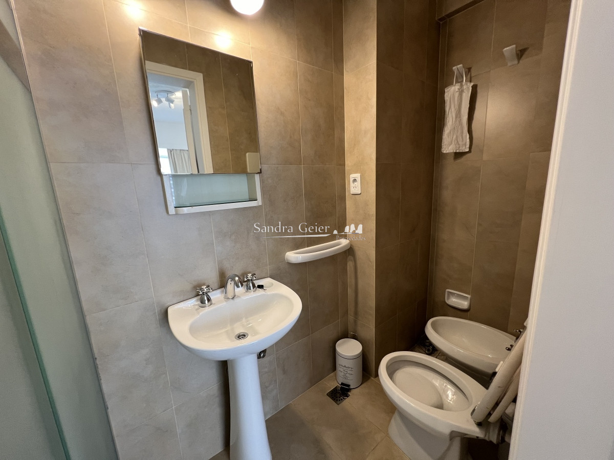 Apartamento ID.2843 -  VENTA primera linea mansa I Marangatu