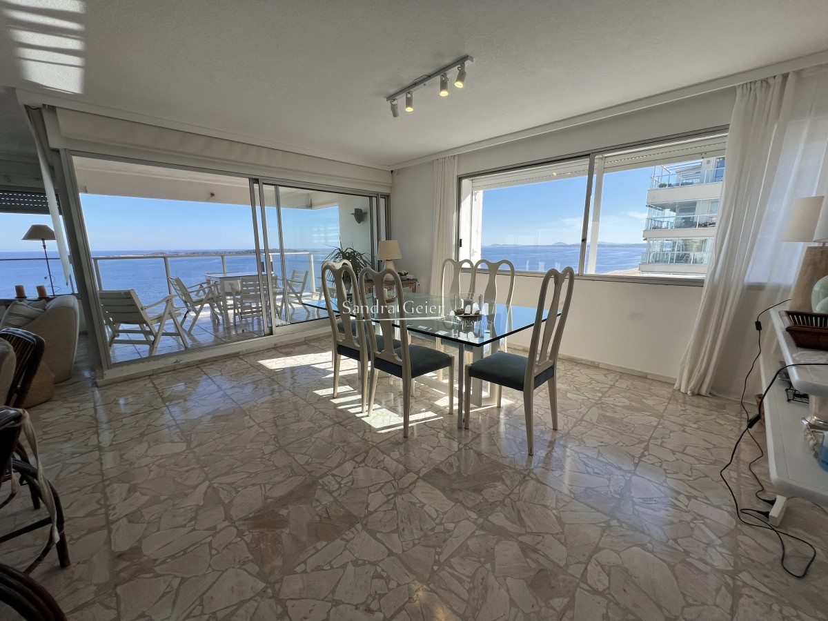 Apartamento ID.2843 -  VENTA primera linea mansa I Marangatu