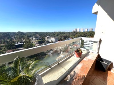 Apartamento ID.3070 - apartamento en venta zona shopping punta, 2 dormitorios y dependencia