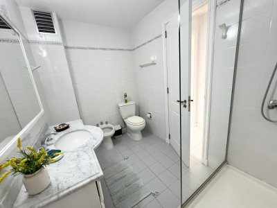 Apartamento ID.2864 - Apto en venta de 2 dormitorios, 2 baños, 1 en suite Mansa Pda. 8