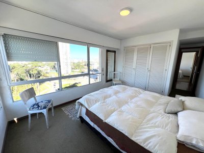 Apartamento ID.3070 - apartamento en venta zona shopping punta, 2 dormitorios y dependencia