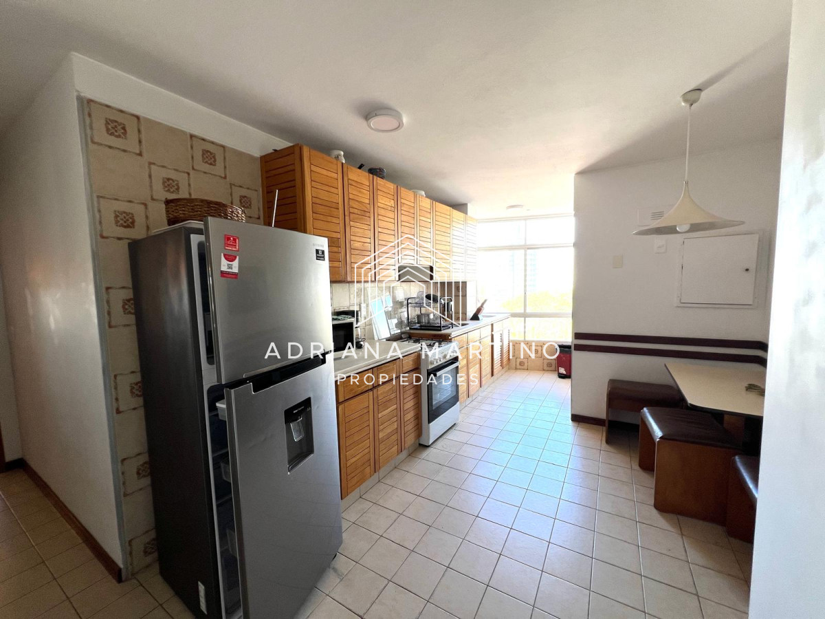 Apartamento ID.71424 - apartamento en venta zona shopping punta, 2 dormitorios y dependencia