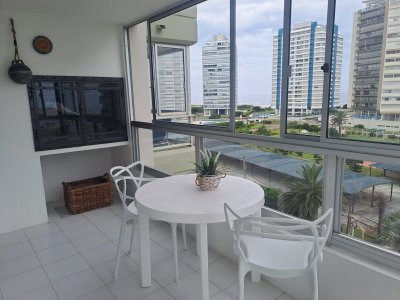Apartamento de 2 dormitorios en brava con vista y parrillero - LAT6549A